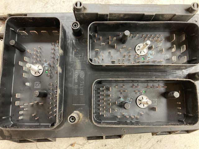 bontott OPEL ZAFIRA B Biztosítéktábla Doboz