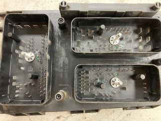 bontott OPEL ZAFIRA B Biztosítéktábla Doboz