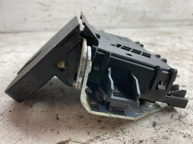 bontott OPEL ZAFIRA B Biztosítéktábla Doboz