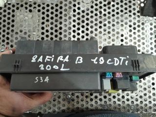 bontott OPEL ZAFIRA B Biztosítéktábla Utastér