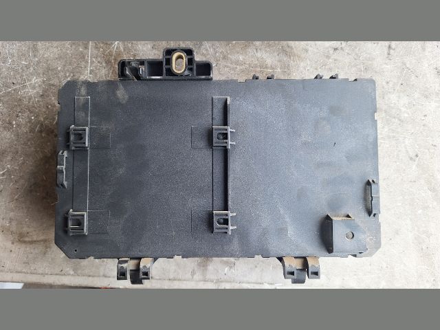 bontott OPEL ZAFIRA B Biztosítéktábla Utastér