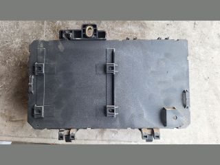 bontott OPEL ZAFIRA B Biztosítéktábla Utastér