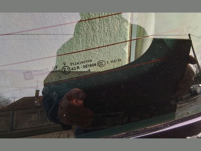 bontott OPEL ZAFIRA B Csomagtérajtó (Részeivel)