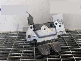 bontott OPEL ZAFIRA B Csomagtérajtó Ütköző