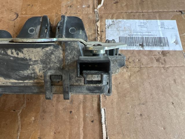 bontott OPEL ZAFIRA B Csomagtérajtó Zárszerkezet