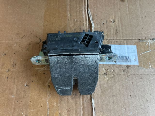 bontott OPEL ZAFIRA B Csomagtérajtó Zárszerkezet