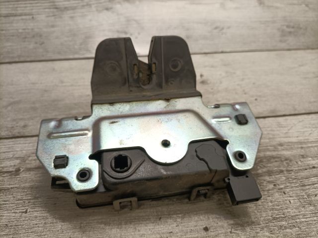 bontott OPEL ZAFIRA B Csomagtérajtó Zárszerkezet