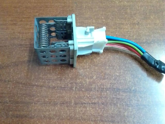 bontott OPEL ZAFIRA B Előtét Ellenállás Fűtőmotor