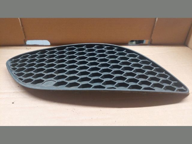 bontott OPEL ZAFIRA B Első Lökhárító Jobb Díszrács