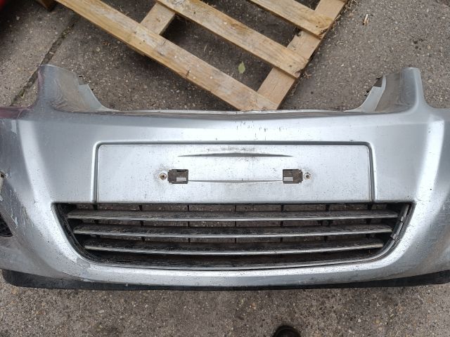 bontott OPEL ZAFIRA B Első Lökhárító (Részeivel)