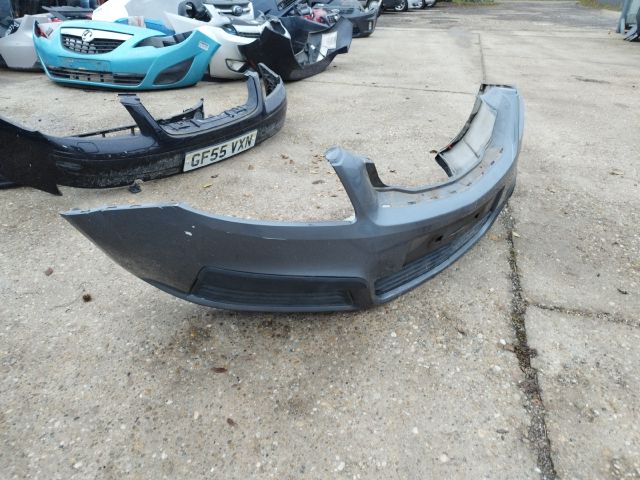 bontott OPEL ZAFIRA B Első Lökhárító (Részeivel)