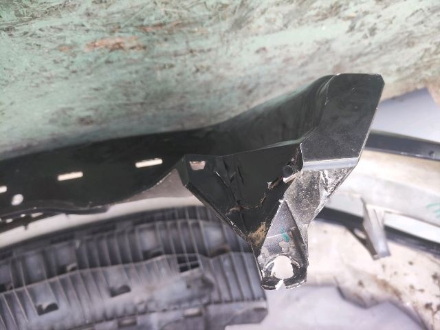 bontott OPEL ZAFIRA B Első Lökhárító (Üresen)