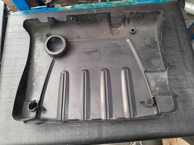 bontott OPEL ZAFIRA B Felső Hűtőburkolat