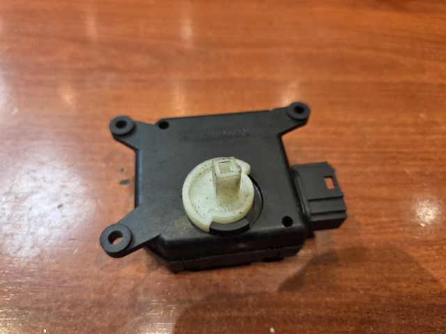 bontott OPEL ZAFIRA B Fűtés Állító Motor