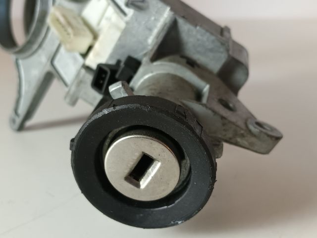 bontott OPEL ZAFIRA B Gyújtáskapcsoló Ház