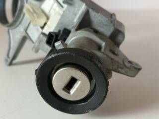 bontott OPEL ZAFIRA B Gyújtáskapcsoló Ház