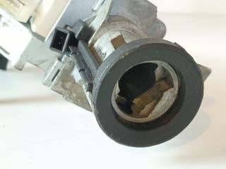 bontott OPEL ZAFIRA B Gyújtáskapcsoló Ház