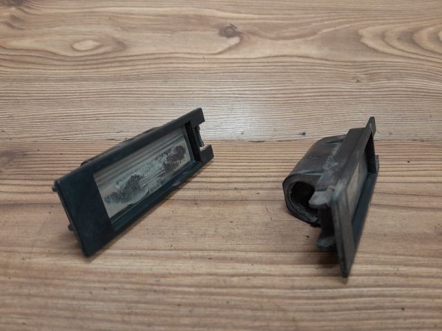 bontott OPEL ZAFIRA B Hátsó Rendszámtábla Világítás