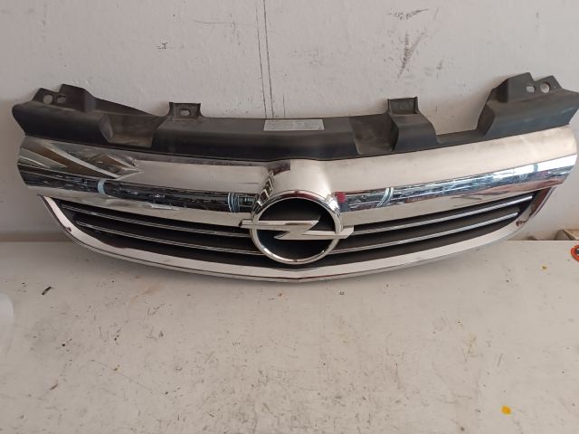 bontott OPEL ZAFIRA B Hűtőrács