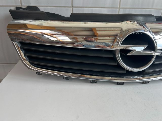 bontott OPEL ZAFIRA B Hűtőrács