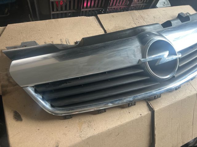 bontott OPEL ZAFIRA B Hűtőrács