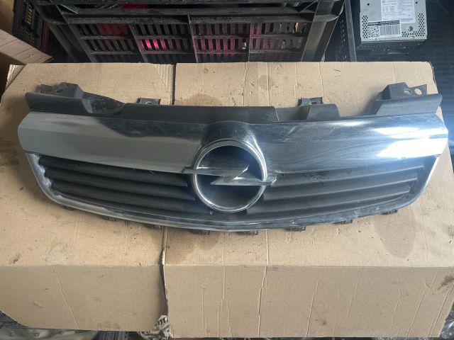 bontott OPEL ZAFIRA B Hűtőrács