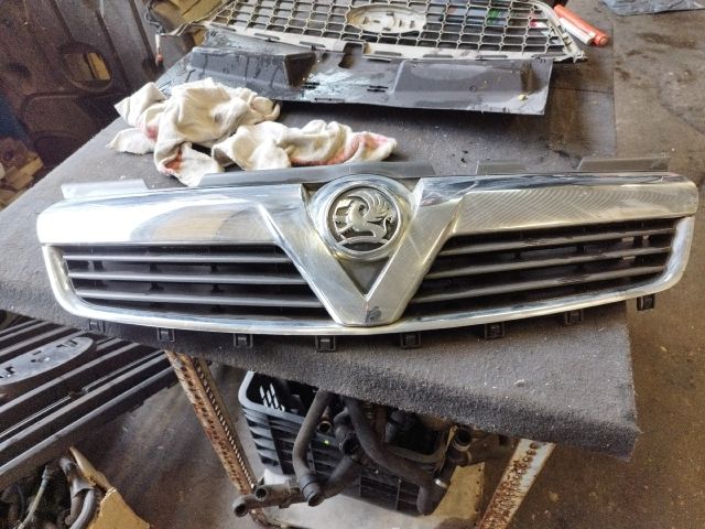 bontott OPEL ZAFIRA B Hűtőrács