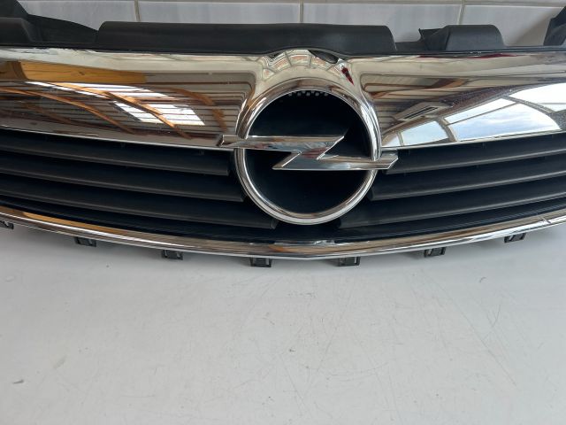 bontott OPEL ZAFIRA B Hűtőrács