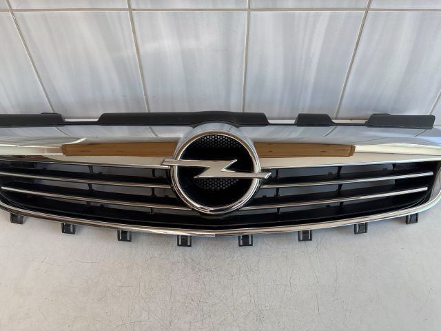 bontott OPEL ZAFIRA B Hűtőrács