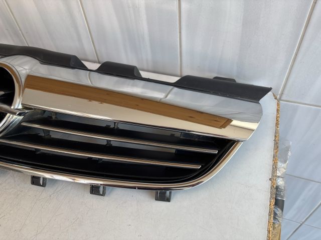 bontott OPEL ZAFIRA B Hűtőrács