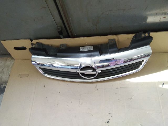 bontott OPEL ZAFIRA B Hűtőrács