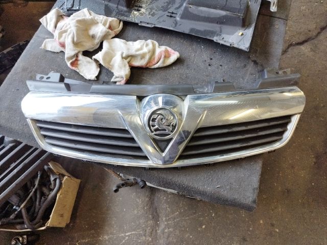 bontott OPEL ZAFIRA B Hűtőrács