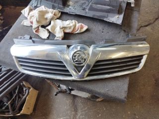 bontott OPEL ZAFIRA B Hűtőrács