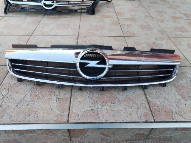 bontott OPEL ZAFIRA B Hűtőrács