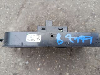 bontott OPEL ZAFIRA B Jobb első Ablakemelő Kapcsoló