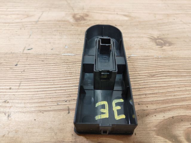 bontott OPEL ZAFIRA B Jobb első Ablakemelő Kapcsoló