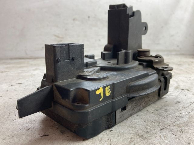 bontott OPEL ZAFIRA B Jobb első Ajtózár