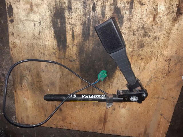 bontott OPEL ZAFIRA B Jobb első Biztonsági Öv