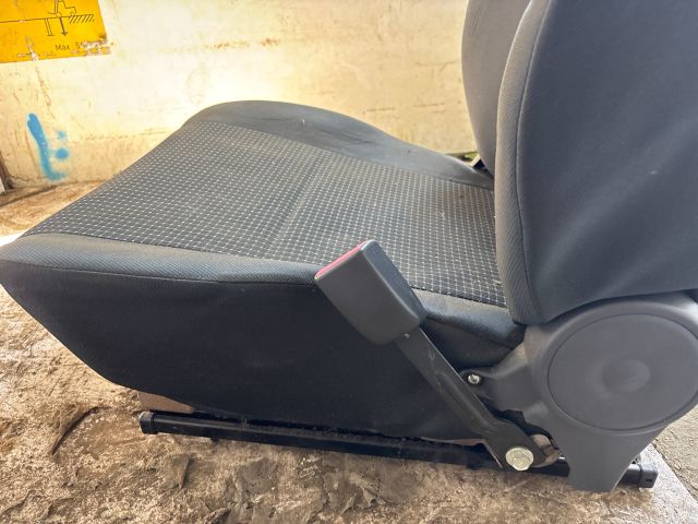 bontott OPEL ZAFIRA B Jobb első Ülés