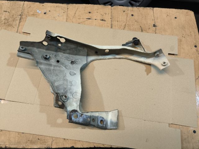 bontott OPEL ZAFIRA B Jobb Fényszóró Lámpakeret