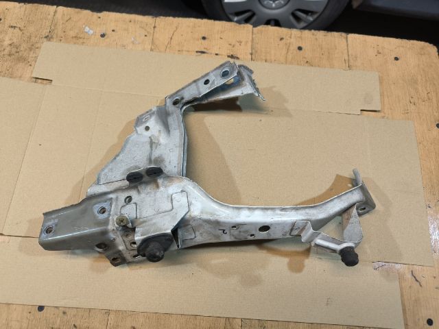 bontott OPEL ZAFIRA B Jobb Fényszóró Lámpakeret