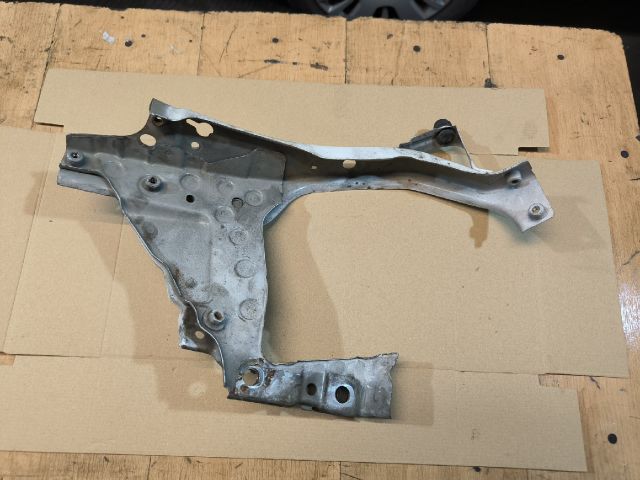 bontott OPEL ZAFIRA B Jobb Fényszóró Lámpakeret