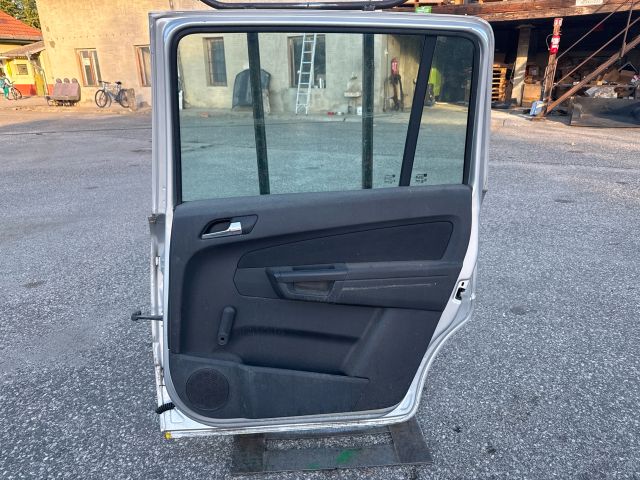 bontott OPEL ZAFIRA B Jobb hátsó Ajtó (Részeivel)