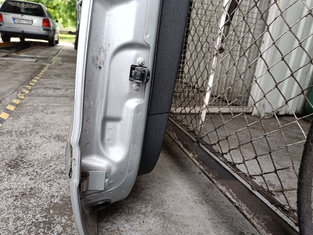 bontott OPEL ZAFIRA B Jobb hátsó Ajtó (Részeivel)