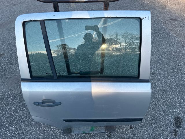 bontott OPEL ZAFIRA B Jobb hátsó Ajtó (Részeivel)