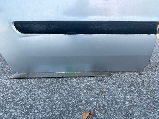 bontott OPEL ZAFIRA B Jobb hátsó Ajtó (Részeivel)