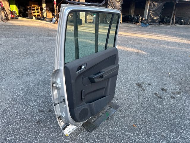 bontott OPEL ZAFIRA B Jobb hátsó Ajtó (Részeivel)