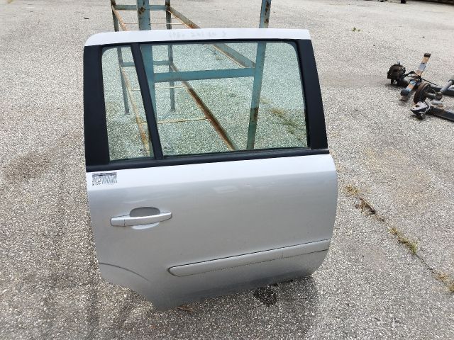 bontott OPEL ZAFIRA B Jobb hátsó Ajtó (Részeivel)
