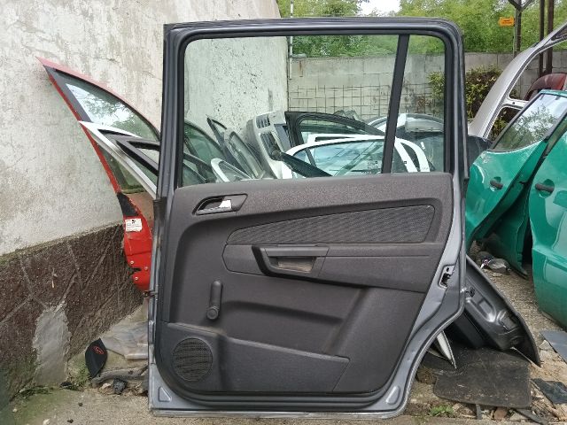 bontott OPEL ZAFIRA B Jobb hátsó Ajtó (Részeivel)