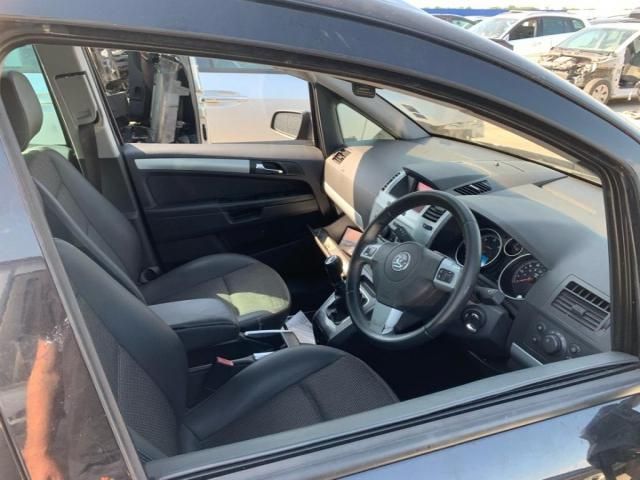 bontott OPEL ZAFIRA B Jobb hátsó Ajtó (Üres lemez)